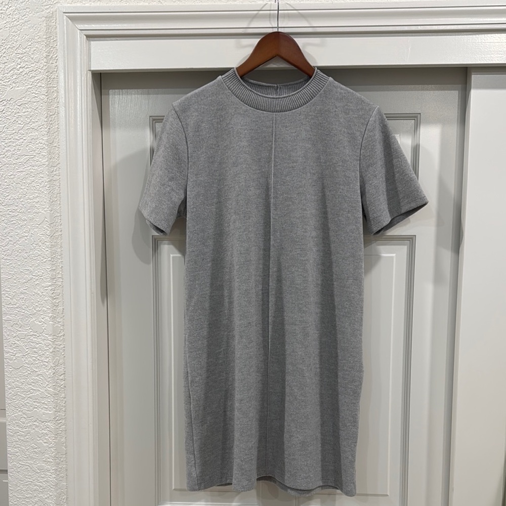 Gray Short Sleeve Knit Dress